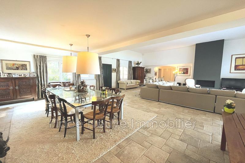 Maison - 220 m² - 5 pièces