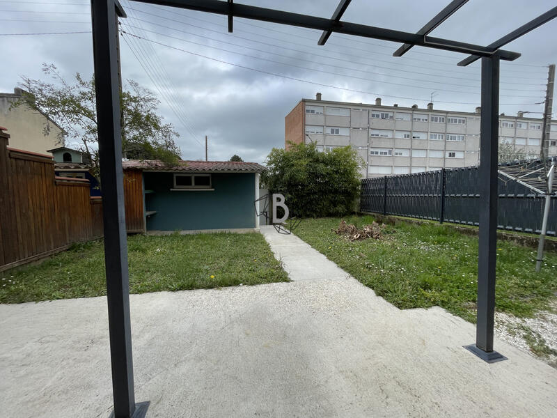 Maison - 90 m² - 4 pièces