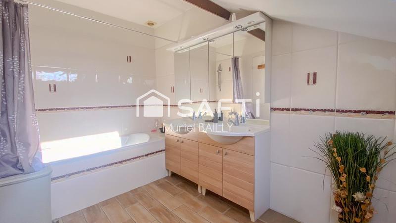 Maison - 121 m² - 6 pièces