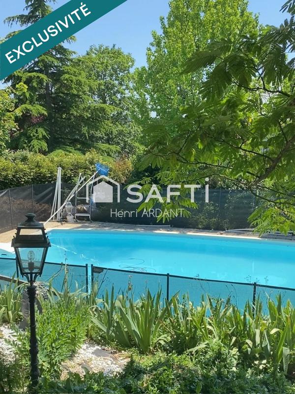 Maison - 230 m² - 7 pièces