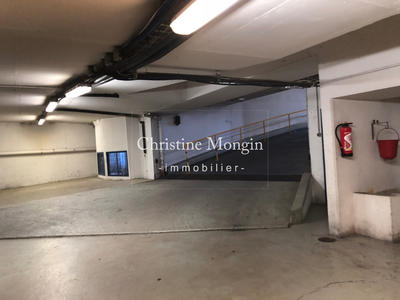 Parking / Garage - 11 m²