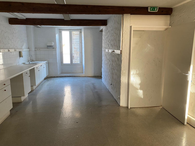 Local commercial - 150 m² - 3 pièces