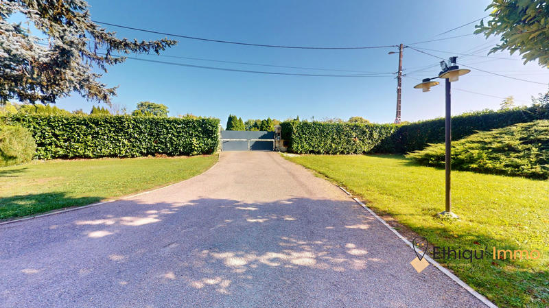 Maison - 390 m² - 20 pièces