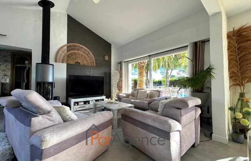 Maison - 246 m² - 6 pièces