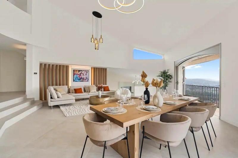 Maison - 307 m² - 7 pièces