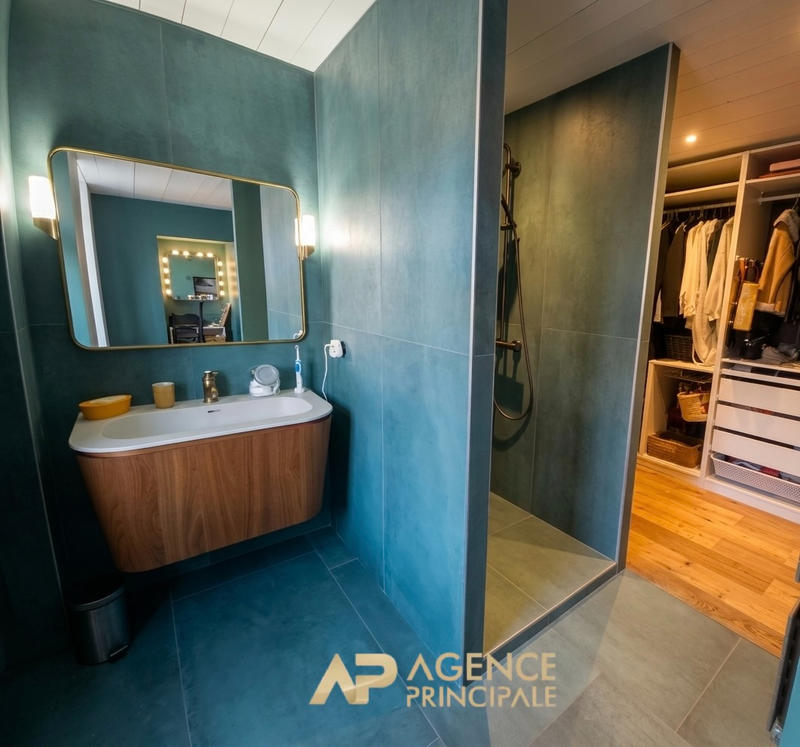 Maison - 179 m² - 5 pièces