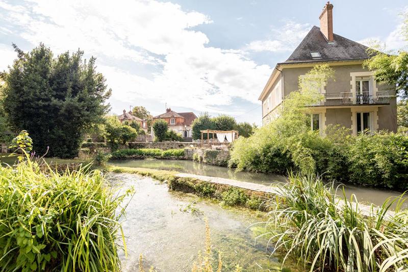 Maison - 296 m² - 14 pièces