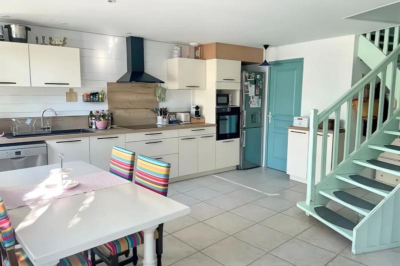 Château - 64 m² - 4 pièces