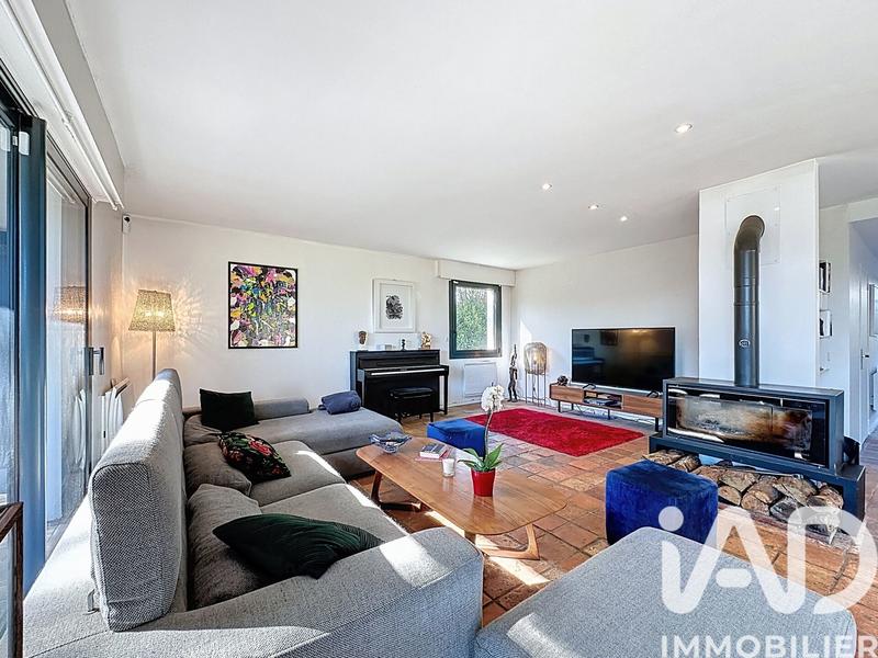 Maison - 242 m² - 8 pièces