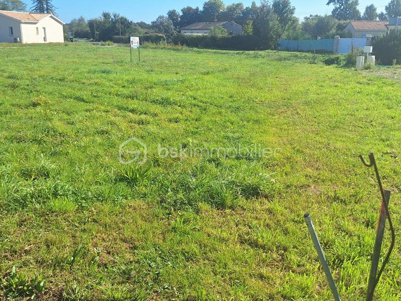 Terrain constructible - 1 300 m²