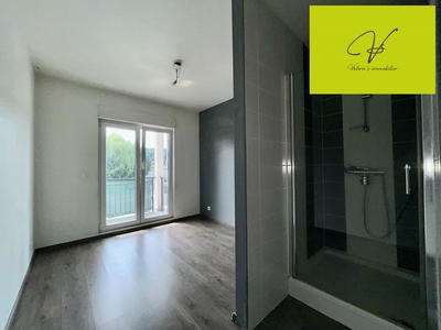 Appartement - 93 m² - 5 pièces