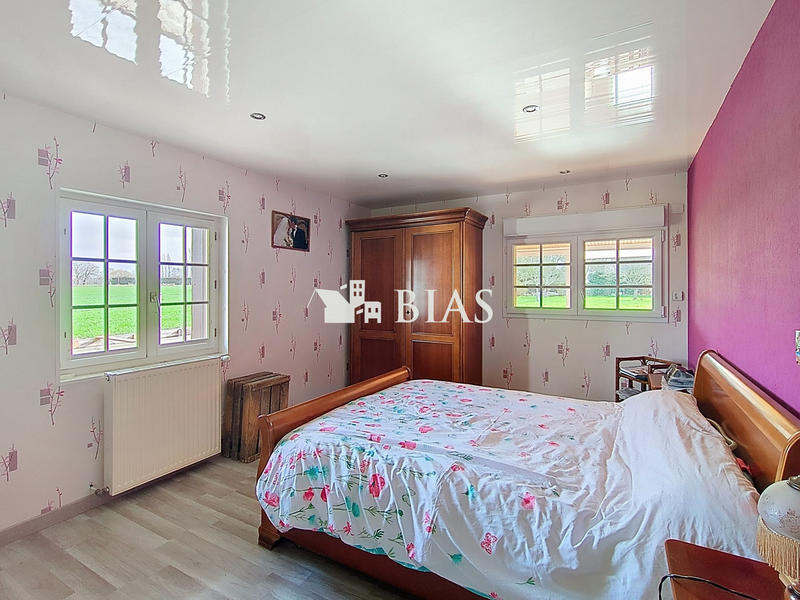 Maison traditionnelle - 180 m² - 7 pièces