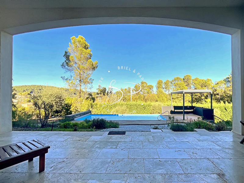 Maison - 185 m² - 6 pièces