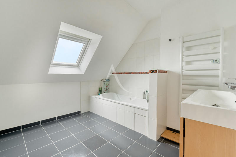 Maison - 106 m² - 5 pièces