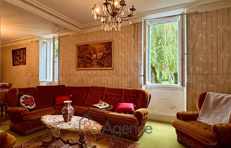 Maison - 253 m² - 14 pièces