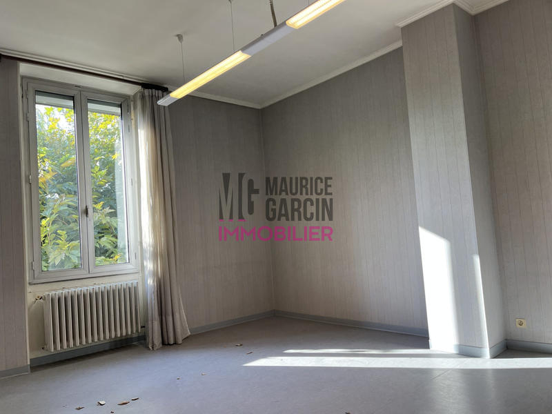 Maison - 239 m² - 7 pièces