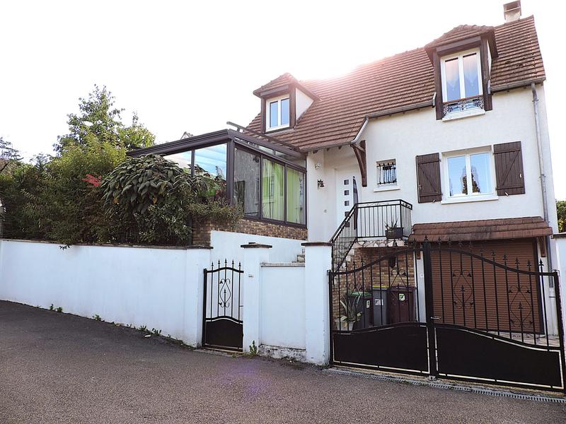 Maison - 89 m² - 5 pièces