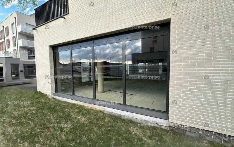 Local commercial - 114 m²