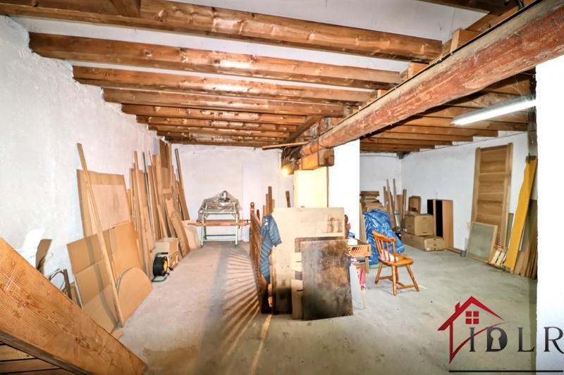 Maison - 228 m² - 7 pièces