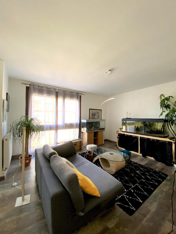 Appartement - 90 m² - 4 pièces