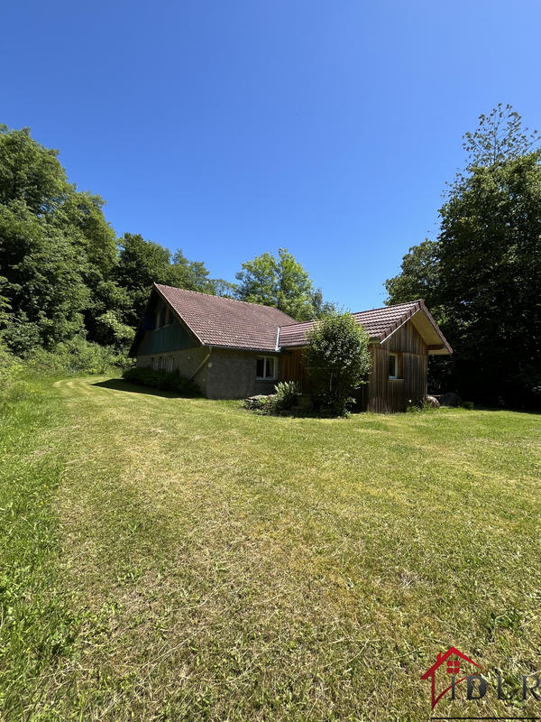 Propriété - 330 m² - 20 pièces