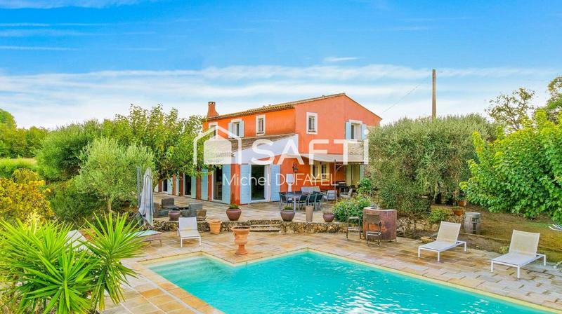 Maison - 205 m² - 6 pièces