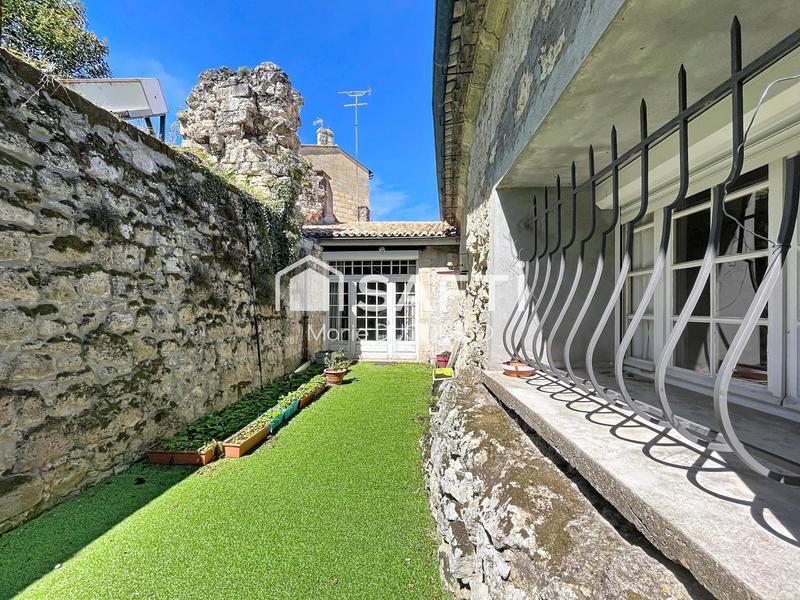 Maison - 343 m² - 10 pièces