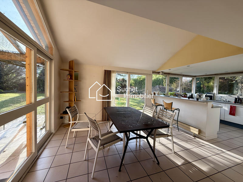 Maison - 200 m² - 9 pièces