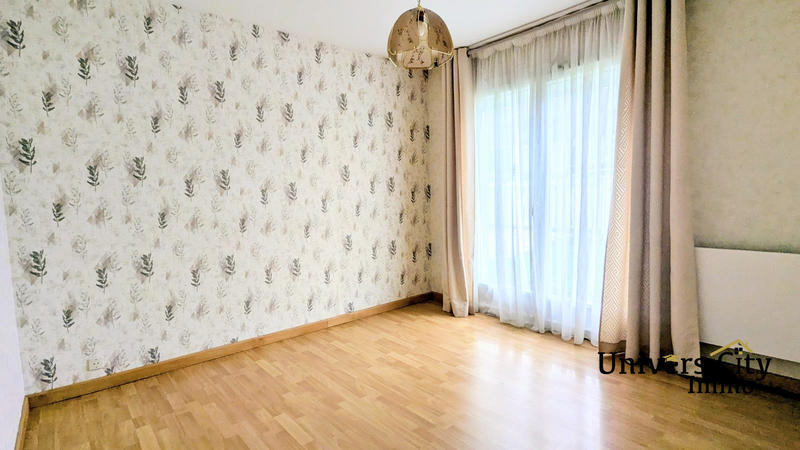 Maison - 104 m² - 4 pièces