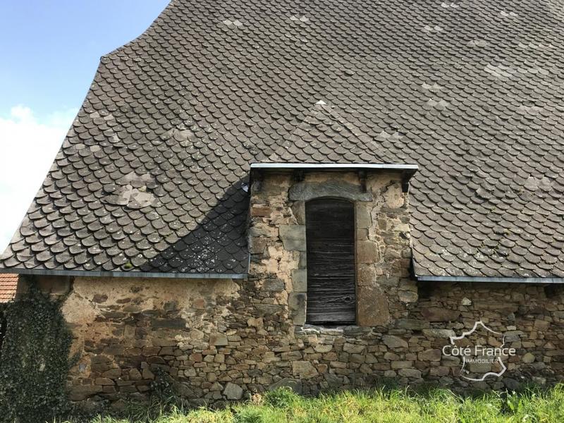 Maison - 375 m² - 2 pièces