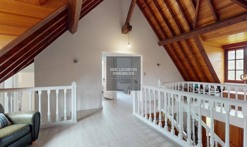 Villa - 200 m² - 10 pièces