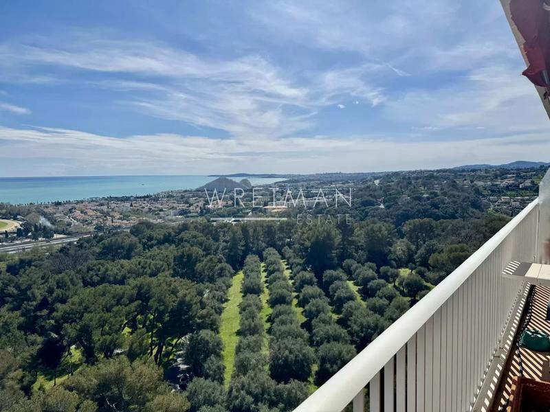 Appartement - 179 m² - 5 pièces