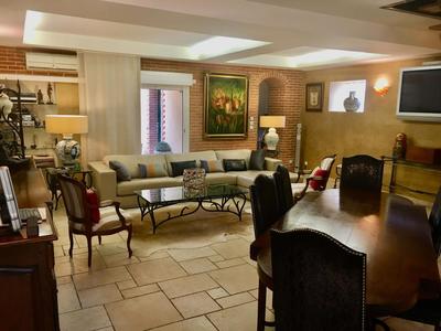 Maison - 185 m² - 6 pièces