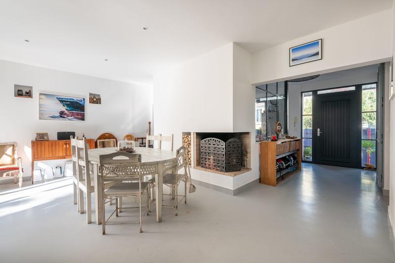 Maison - 300 m² - 9 pièces