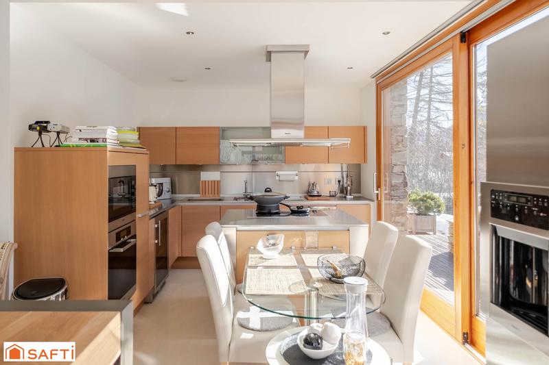 Châlet - 380 m² - 8 pièces