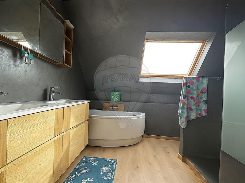 Maison - 142 m² - 6 pièces