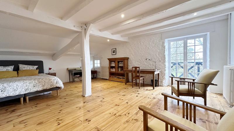 Corps de ferme - 378 m² - 7 pièces