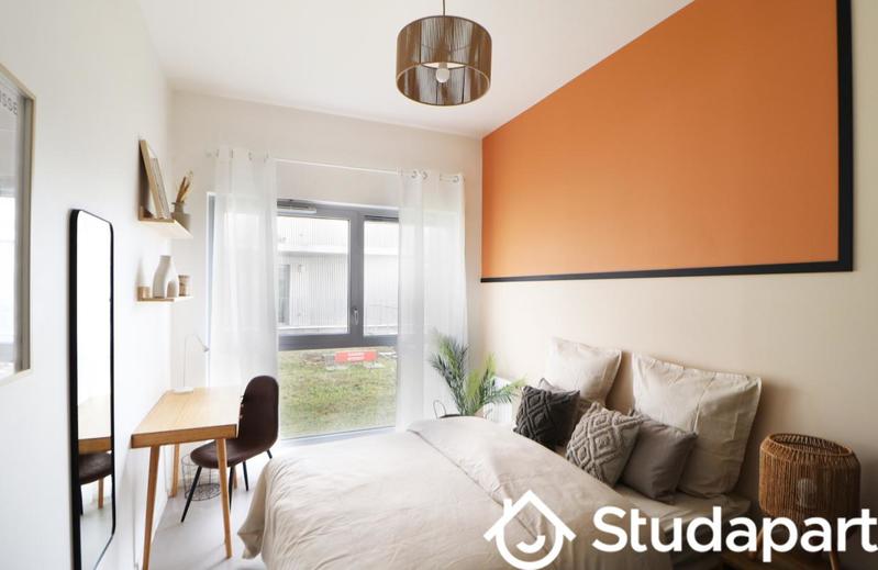 Chambre - 12 m² - 1 pièce