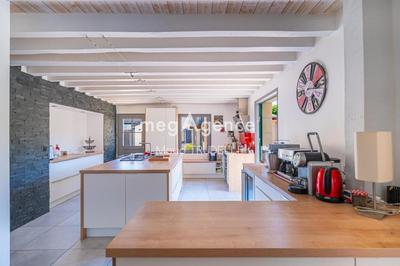 Maison - 458 m² - 11 pièces