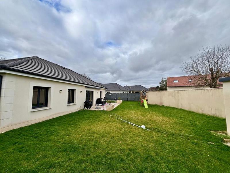 Maison - 102 m² - 4 pièces