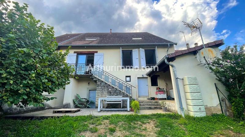 Appartement - 184 m² - 6 pièces