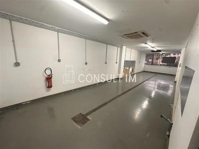 Local commercial - 349 m²