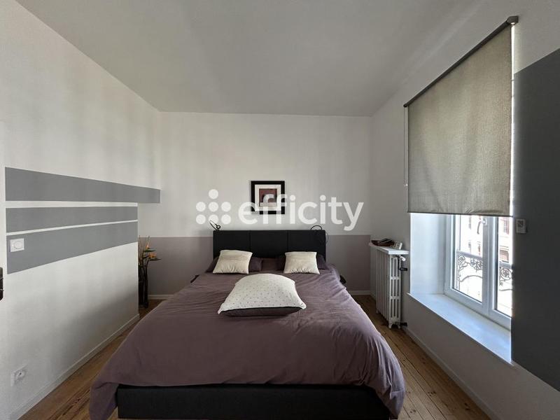 Appartement - 222 m² - 8 pièces