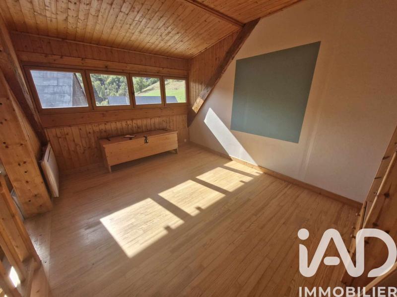 Maison - 179 m² - 15 pièces