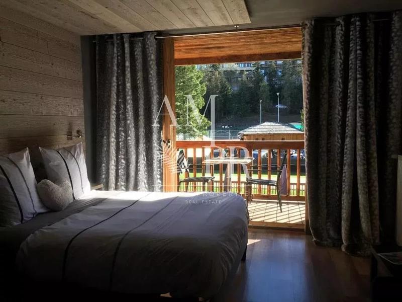 Châlet - 900 m² - 14 pièces