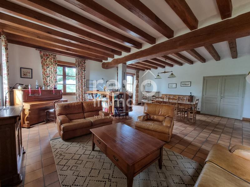 Maison - 213 m² - 7 pièces