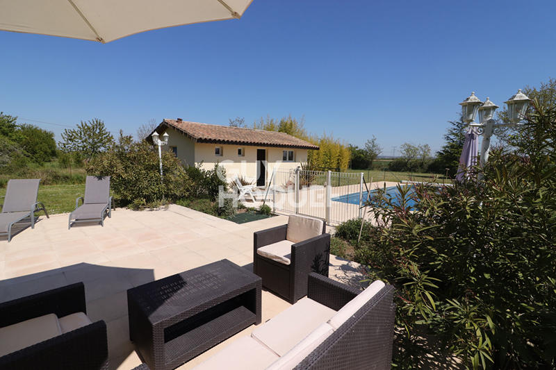 Maison - 250 m² - 8 pièces