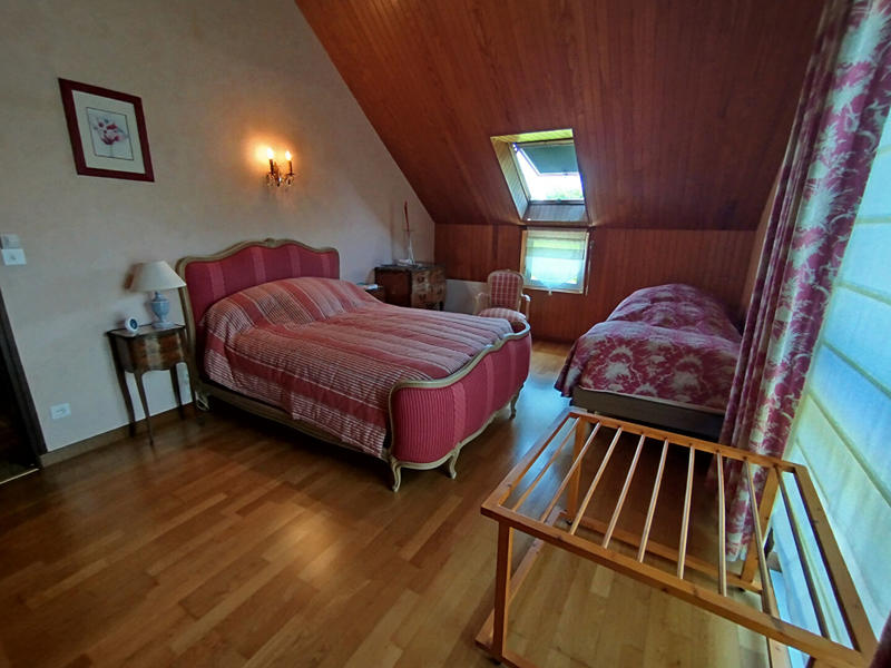 Maison - 195 m² - 9 pièces