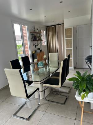 Maison jumelée - 98 m² - 5 pièces