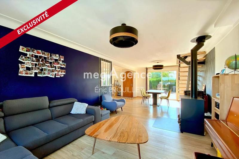 Maison - 212 m² - 9 pièces